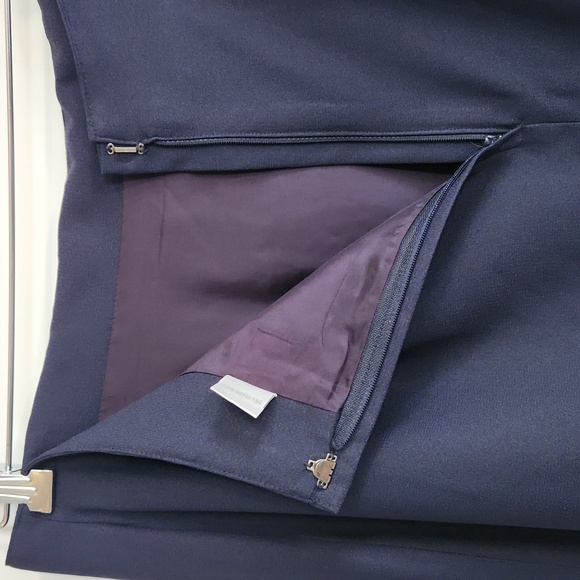 Gorgeous Navy Blue Fully Lined Classic Business Skirt, size 14 - Picture 5 of 11